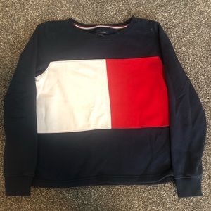 Tommy Hilfiger sweatshirt- Fits S/M